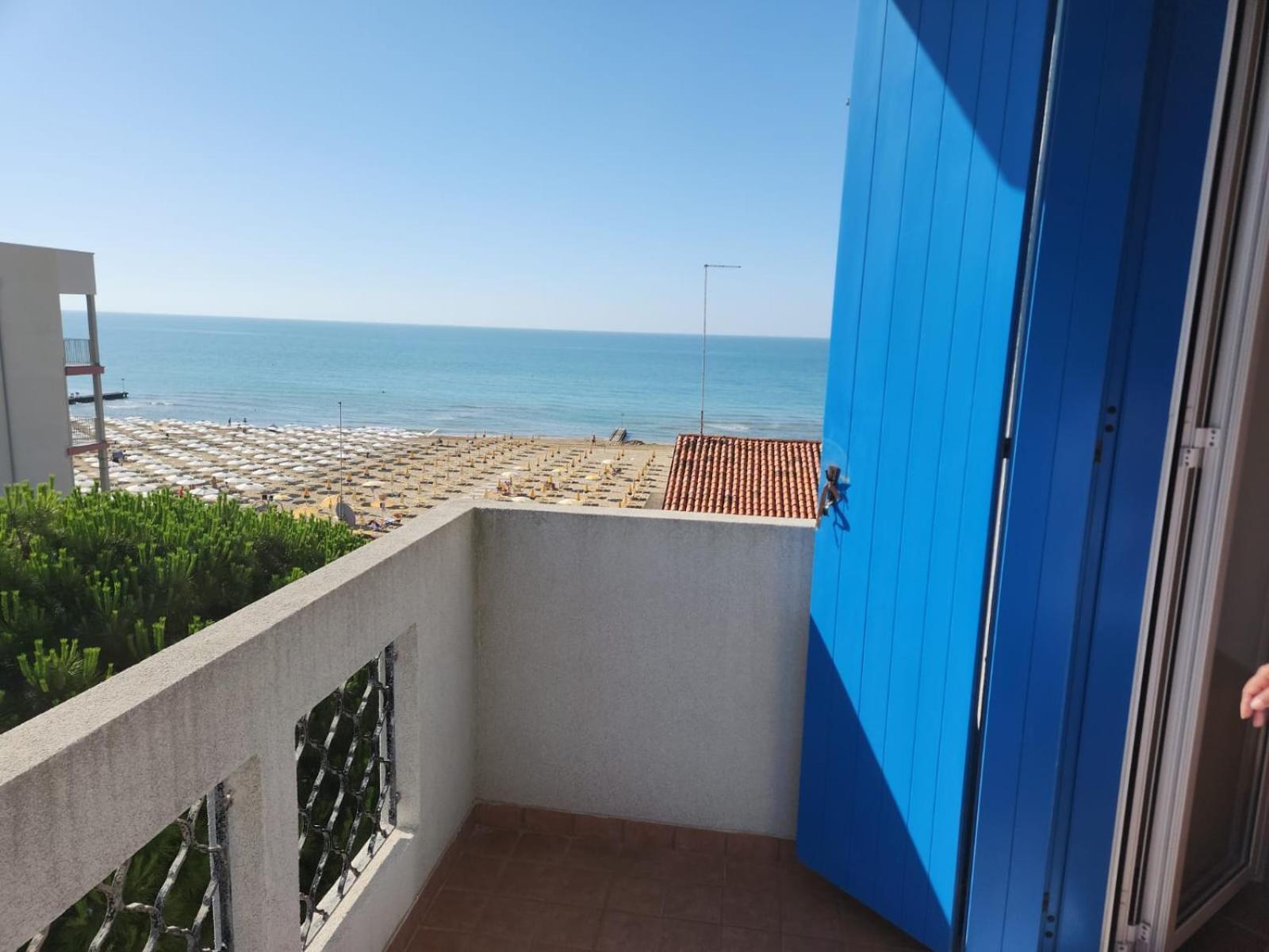 Residence Ambra Lido di Jesolo Bagian luar foto